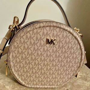 New Michael Kors Signature Canteen crossbody
